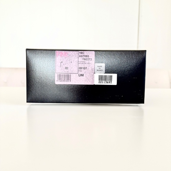 MINT 2017 CHANEL NEON PINK PATENT LEATHER SMALL BOY WITH ANTIQUED GOLD HARDWARE - Picture 5 of 7